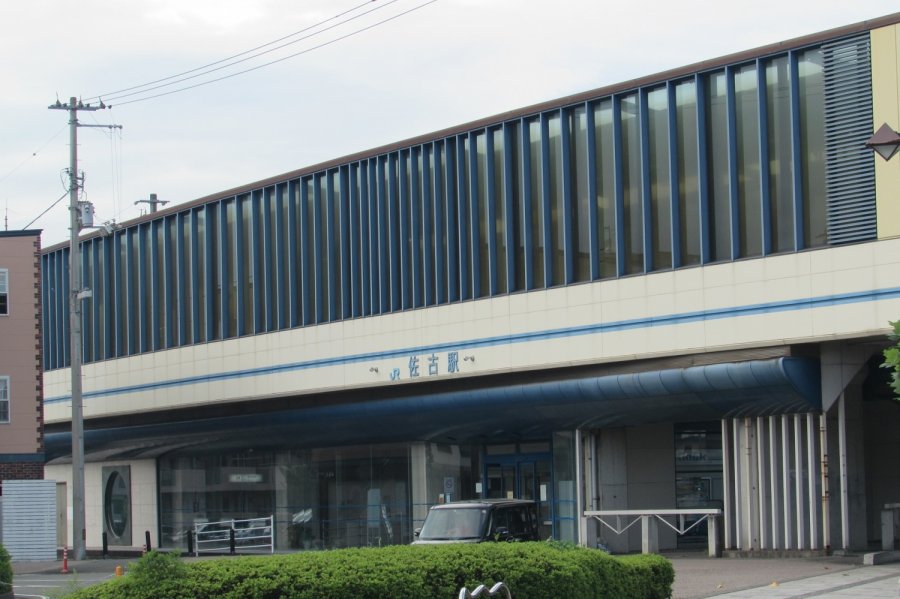 佐古駅やハローズがあり便利な町です