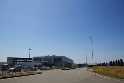 空の玄関口、徳島阿波踊り空港があります